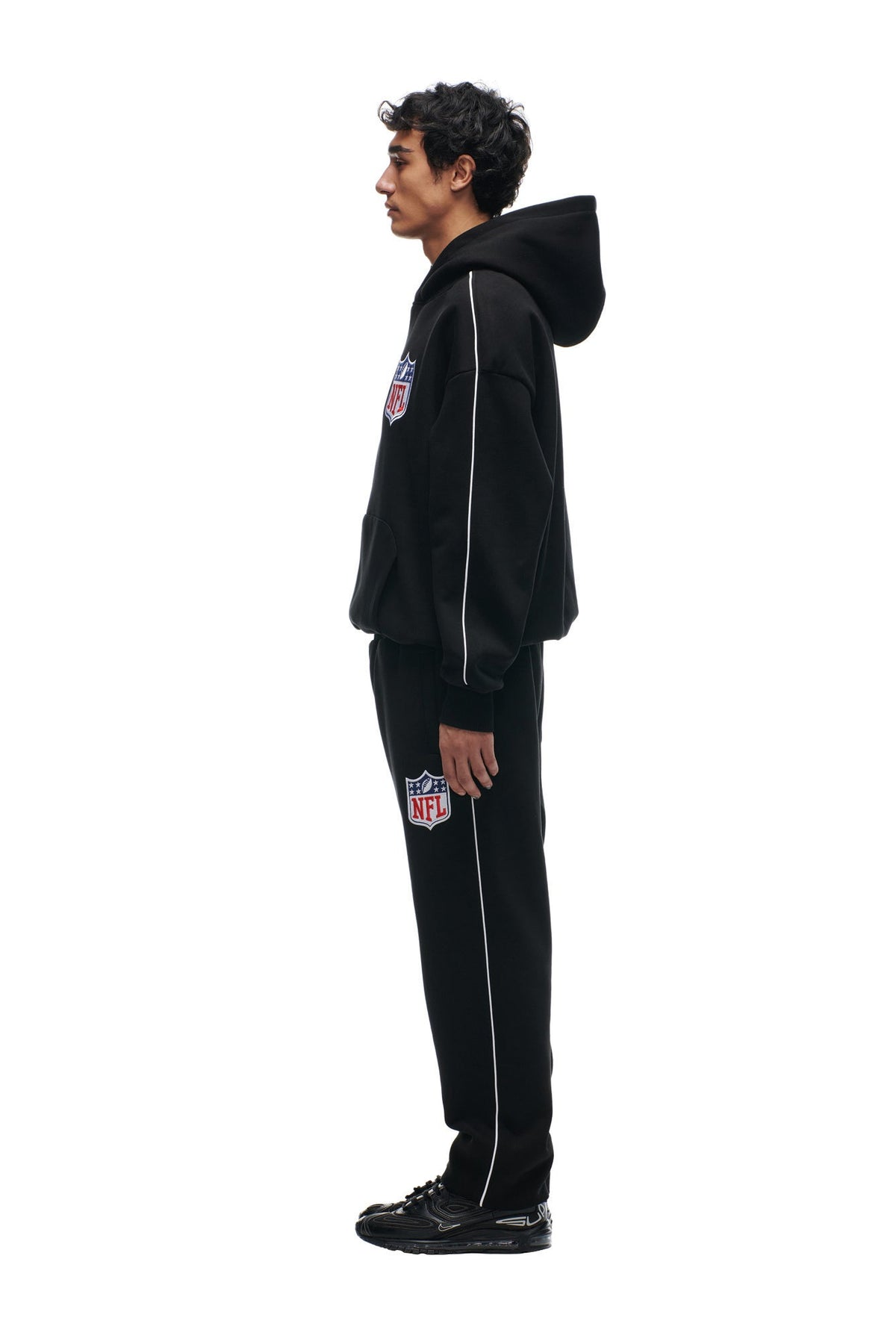 SHIELD LOGO HOODIE BLACK