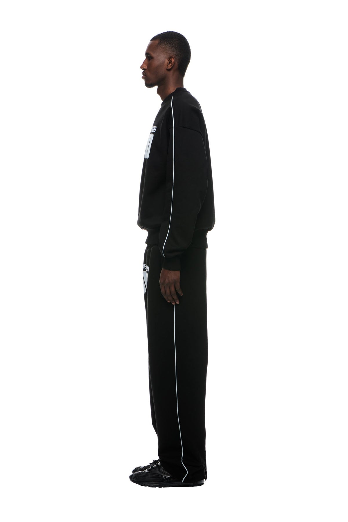 RECORDS CREWNECK BLACK