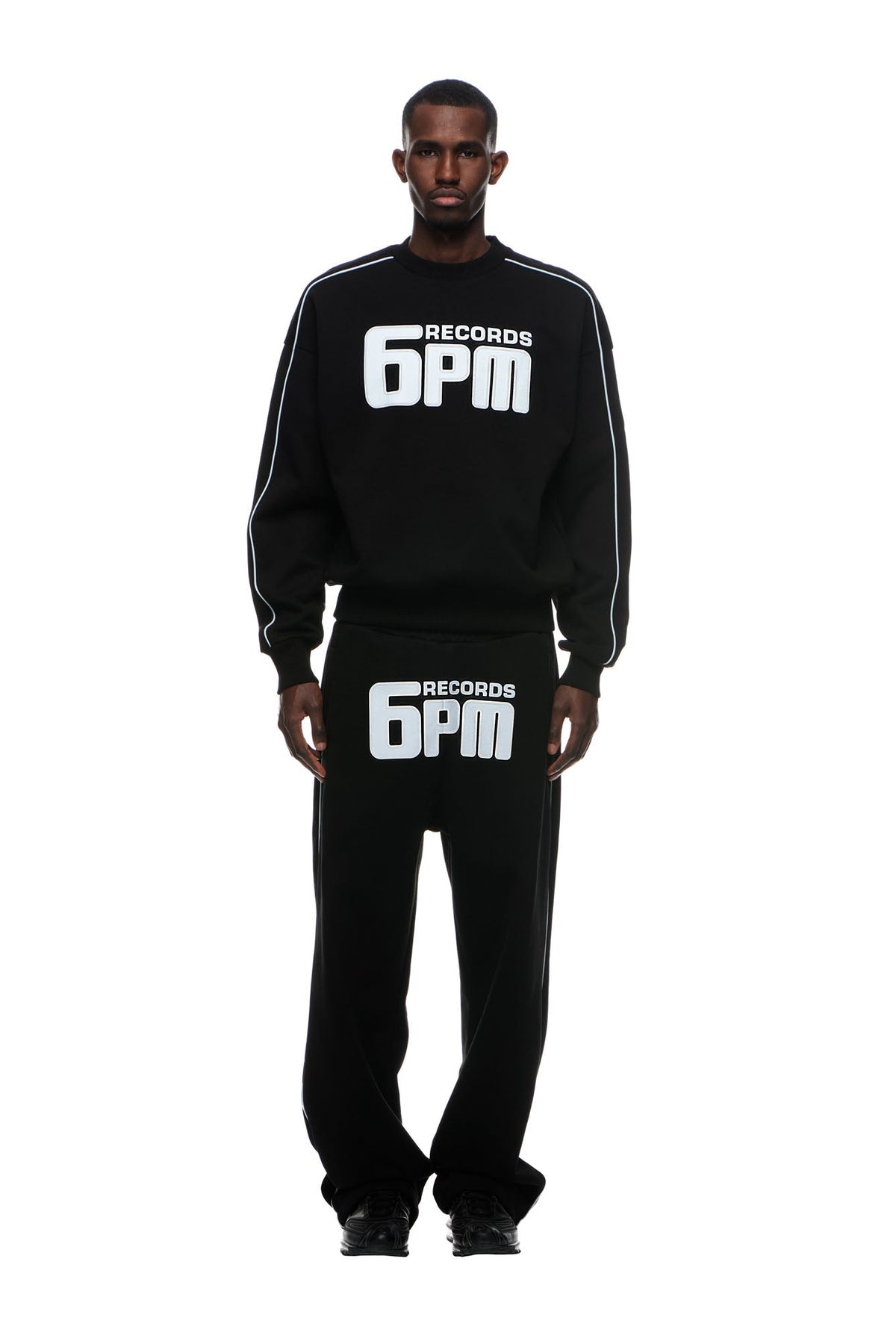 RECORDS CREWNECK BLACK